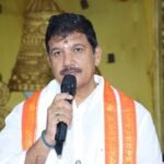 “ఫేక్ రాజకీయాలు వైసీపీ పేటెంట్ హక్కులు” – ధూళిపాళ్ల నరేంద్ర
